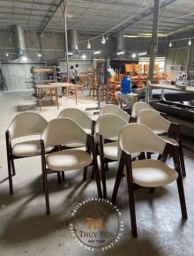 GHẾ CHỮ A BỌC DA TRẮNG KẾT HỢP SƠN NÂU💕💕