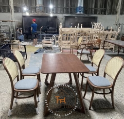 Bộ bàn ăn ghế thonet tưa lưng mây