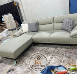 Lên mẫu sofa cho khách tham khảo 
