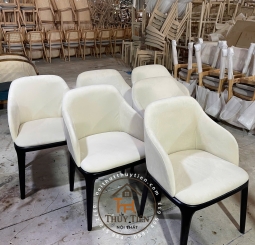 GHẾ GRACE CÓ TAY BỌC DA TRẮNG KẾT HỢP CHÂN SƠN ĐEN