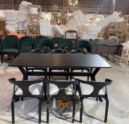 Đen Huyền bí cho chiếc ghế Maison