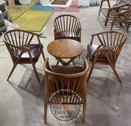 Ghế 12 nan kết hợp bàn chân sao, cho ko gian thêm nổi bật