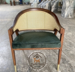Wormley Armchair: Tinh hoa thủ công, nâng tầm không gian sống."
