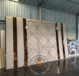 Vách ốp nhà em làm theo kích thước yêu cầu ạ