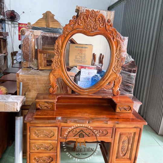 Bàn trang điểm gỗ tràm hình trái tim ngang 1m1