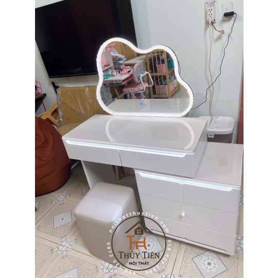 Bộ bàn ghế trang điểm hiện đại nhập khẩu hàng sơn 2k siêu đẹp- ảnh giao khách
