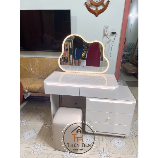 Bộ bàn ghế trang điểm hiện đại nhập khẩu hàng sơn 2k siêu đẹp- ảnh giao khách