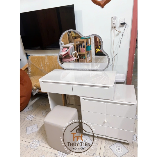 Bộ bàn ghế trang điểm hiện đại nhập khẩu hàng sơn 2k siêu đẹp- ảnh giao khách