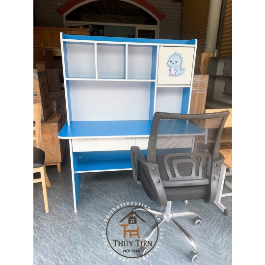 Bàn học Min màu gắn hình thú 3 d cho bé