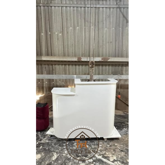 Quầy thu ngân- lễ tân e nhận làm theo yêu cầu