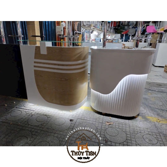 Quầy thu ngân- lễ tân e nhận làm theo yêu cầu