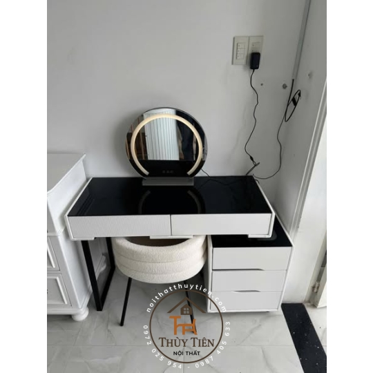 Bàn trang điểm kết hợp loa bluetooth sạc cảm ứng
