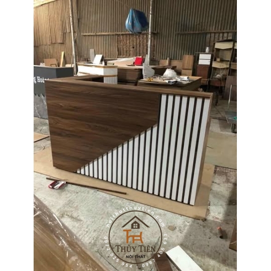 Quầy thu ngân- lễ tân e nhận làm theo yêu cầu