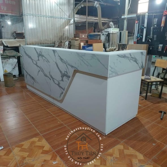 Quầy thu ngân- lễ tân e nhận làm theo yêu cầu