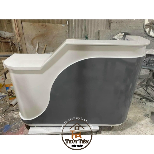 Quầy thu ngân- lễ tân e nhận làm theo yêu cầu