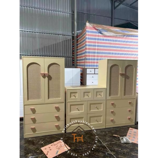 Tủ em bé e đặt theo yêu cầu khách - 007