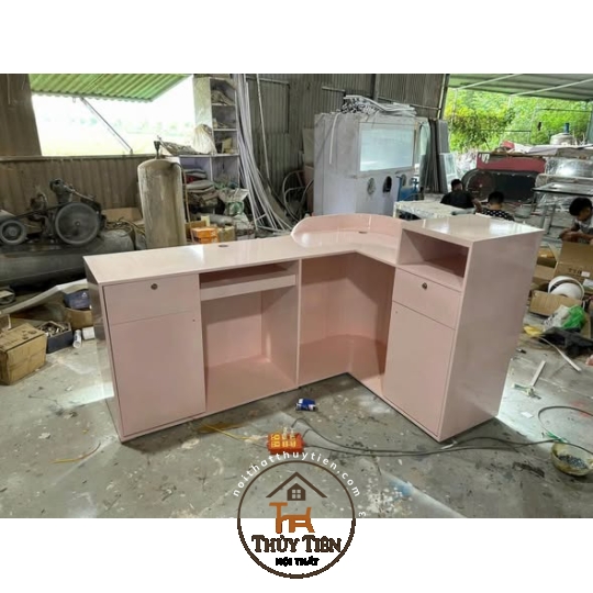 Quầy lễ tân trả khách E nhận đặt theo yêu cầu ạ