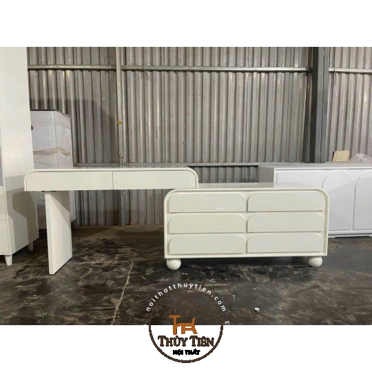 Xưởng e vẫn nhận làm các mẫu bàn trang điểm , bàn làm việc , tủ kệ decol theo yêu cầu nhé  Thích màu nào thợ e sơn màu đó