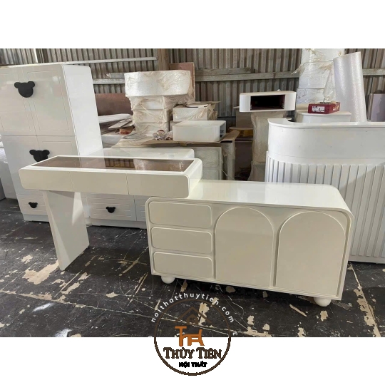 Xưởng e vẫn nhận làm các mẫu bàn trang điểm , bàn làm việc , tủ kệ decol theo yêu cầu nhé  Thích màu nào thợ e sơn màu đó