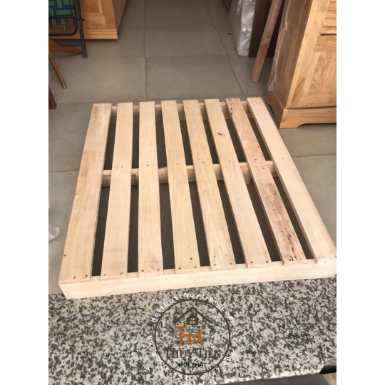 Giường pallet gỗ thông