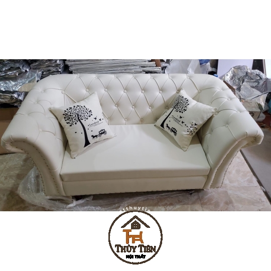 Lên mẫu sofa cho khách tham khảo 