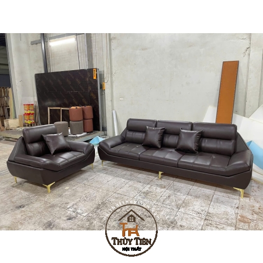 Lên mẫu sofa cho khách tham khảo 