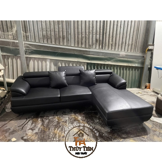 Lên mẫu sofa cho khách tham khảo 