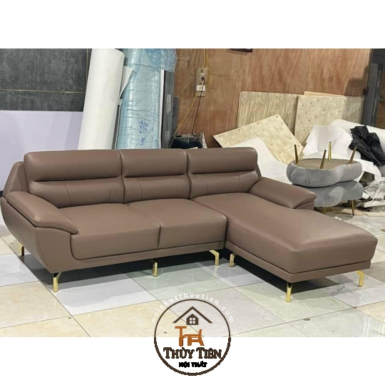Lên mẫu sofa cho khách tham khảo 