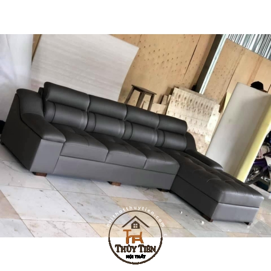Lên mẫu sofa cho khách tham khảo 