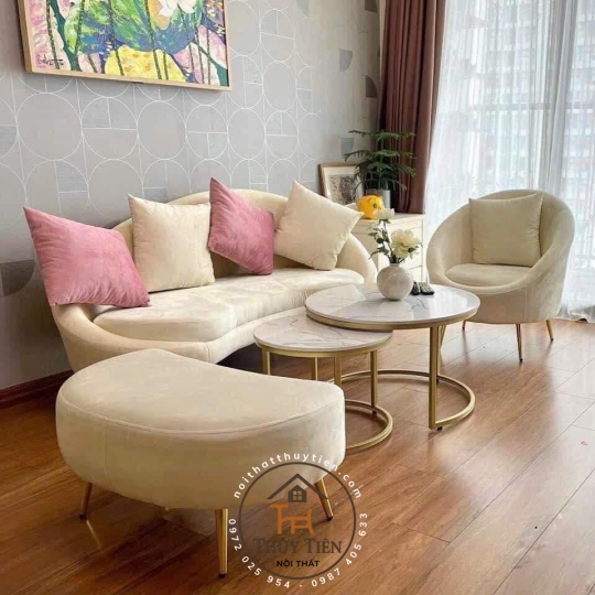 Lên mẫu sofa cho khách tham khảo 