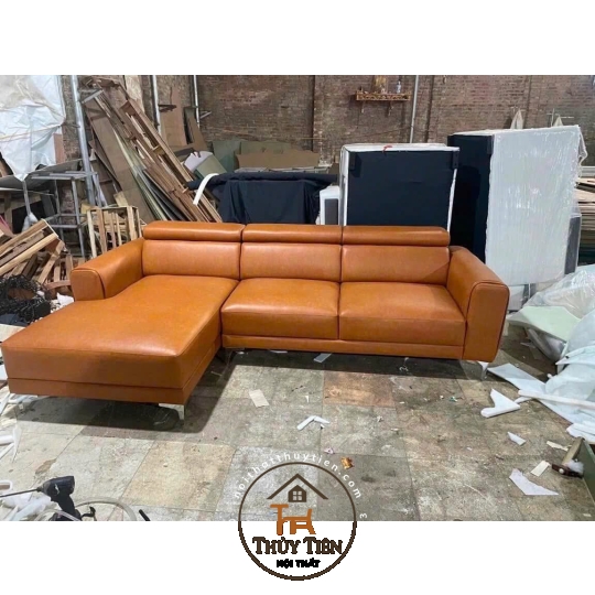 Lên mẫu sofa cho khách tham khảo 
