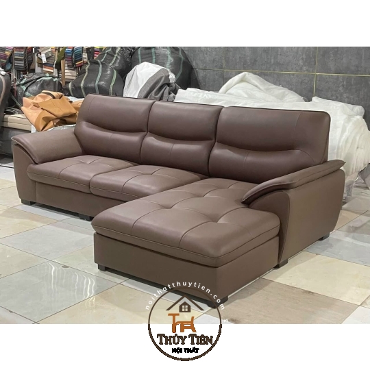 Lên mẫu sofa cho khách tham khảo 