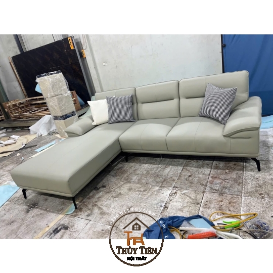 Lên mẫu sofa cho khách tham khảo 