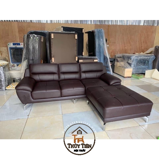 Lên mẫu sofa cho khách tham khảo 