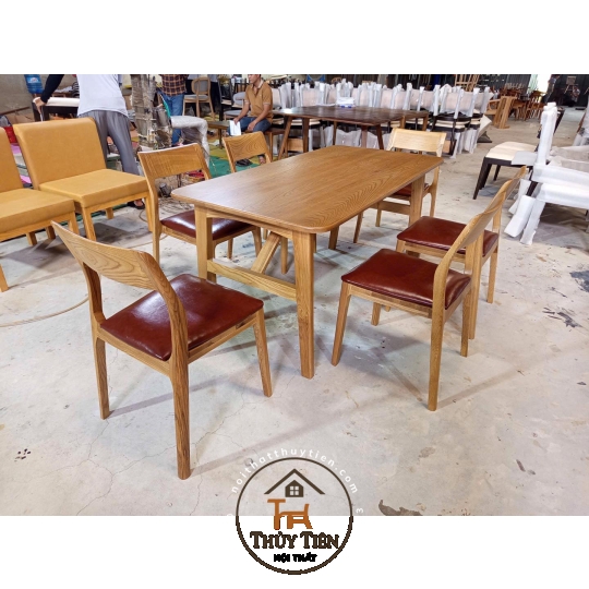Bộ bàn ăn gỗ ash kết hợp ghế VC003