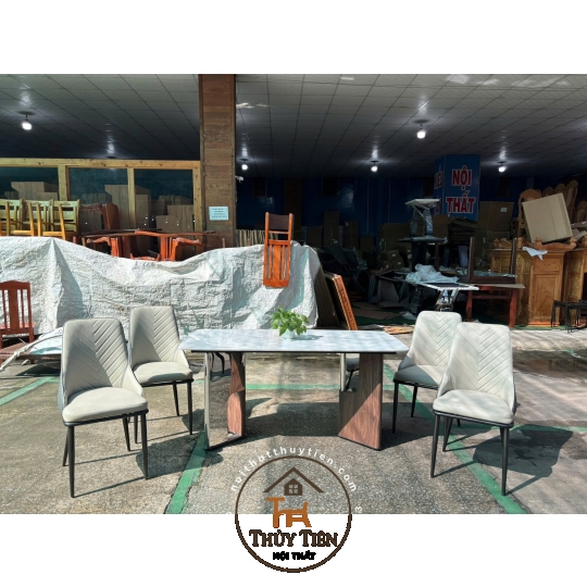 Mẫu bàn ăn nhập khẩu
