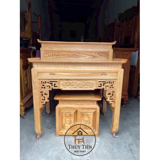 Bàn thờ gia tiên gõ đỏ toàn bộ