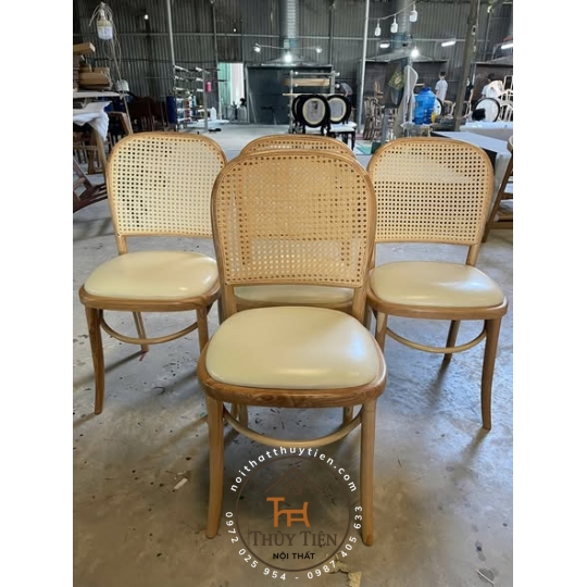 Ghế THonet 811 gỗ ASH có nệm