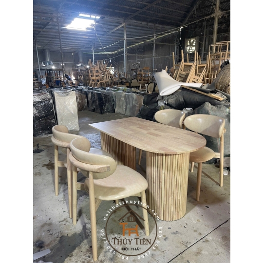 SET BÀN ĂN 4 GHẾ CAO SU