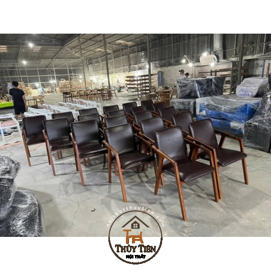 Ghế  Haly gỗ cao su phù hợp quán Cà phê 