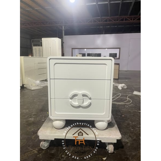Tủ táp đầu giường sơn 2k