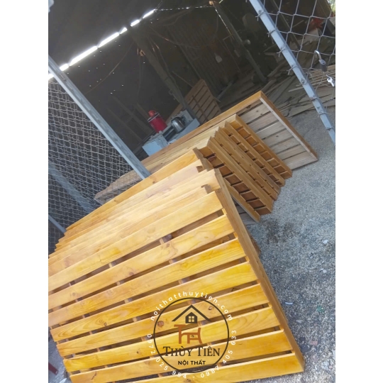 Mẫu Giường pallet gỗ thông giá rẻ