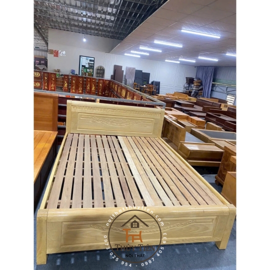 Giường ngủ gỗ sồi Pháp Tự Nhiên Sơn Đẹp