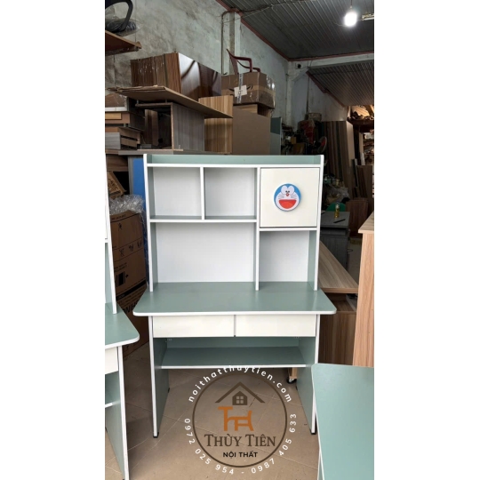 Bàn học Min màu gắn hình thú 3 d cho bé