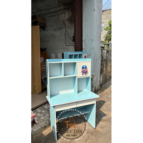 Bàn học Min màu gắn hình thú 3 d cho bé