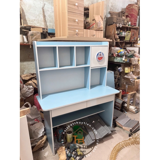 Bàn học Min màu gắn hình thú 3 d cho bé