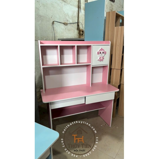 Bàn học Min màu gắn hình thú 3 d cho bé