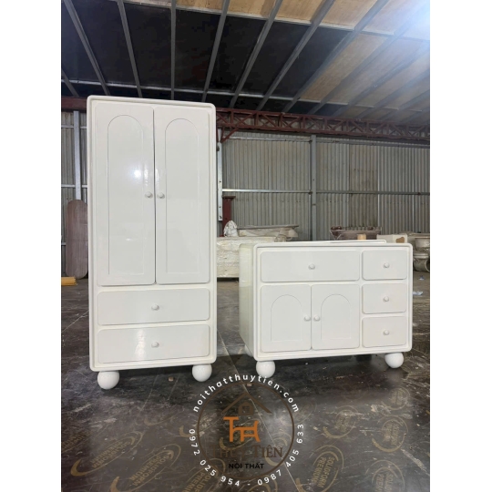 Hàng gia công  Tủ sơn 2 k siêu đẹp