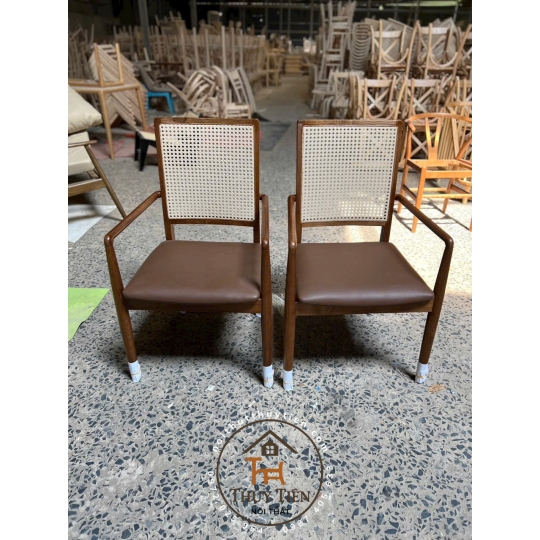 Ghế ăn Cherry có tay