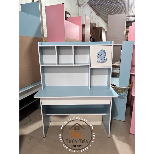 Bàn học Min màu gắn hình thú 3 d cho bé